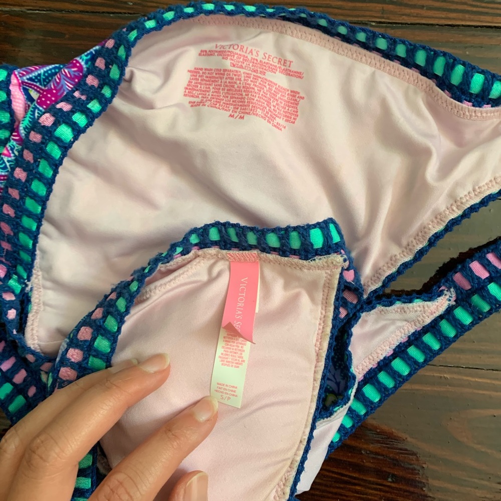 VS crochet bikini top - Picture 3 of 3